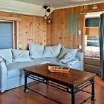 2 Bedroom Stunning In Rennesoy