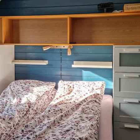 Holiday home 2 Bedroom Stunning In Rennesoy *
